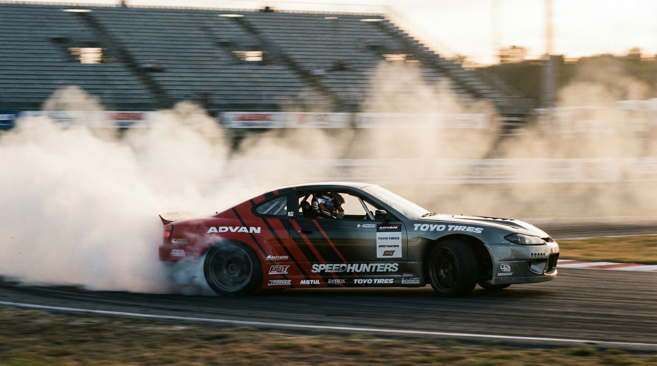 海角网赛车汽车解说视频